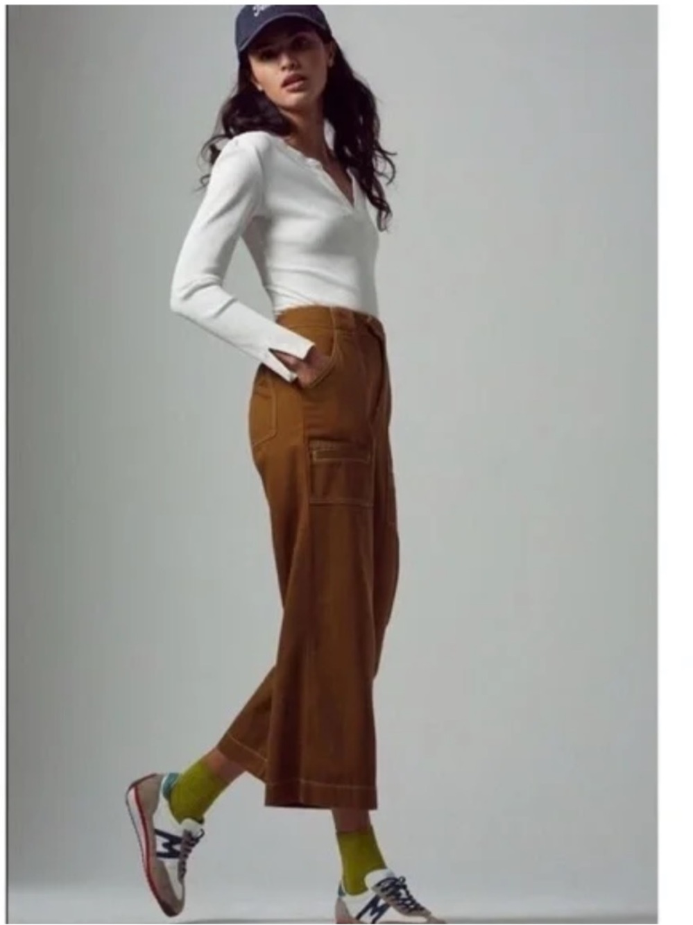 Anthropologie Porter Wide Leg Cargo
Crops, Size 8